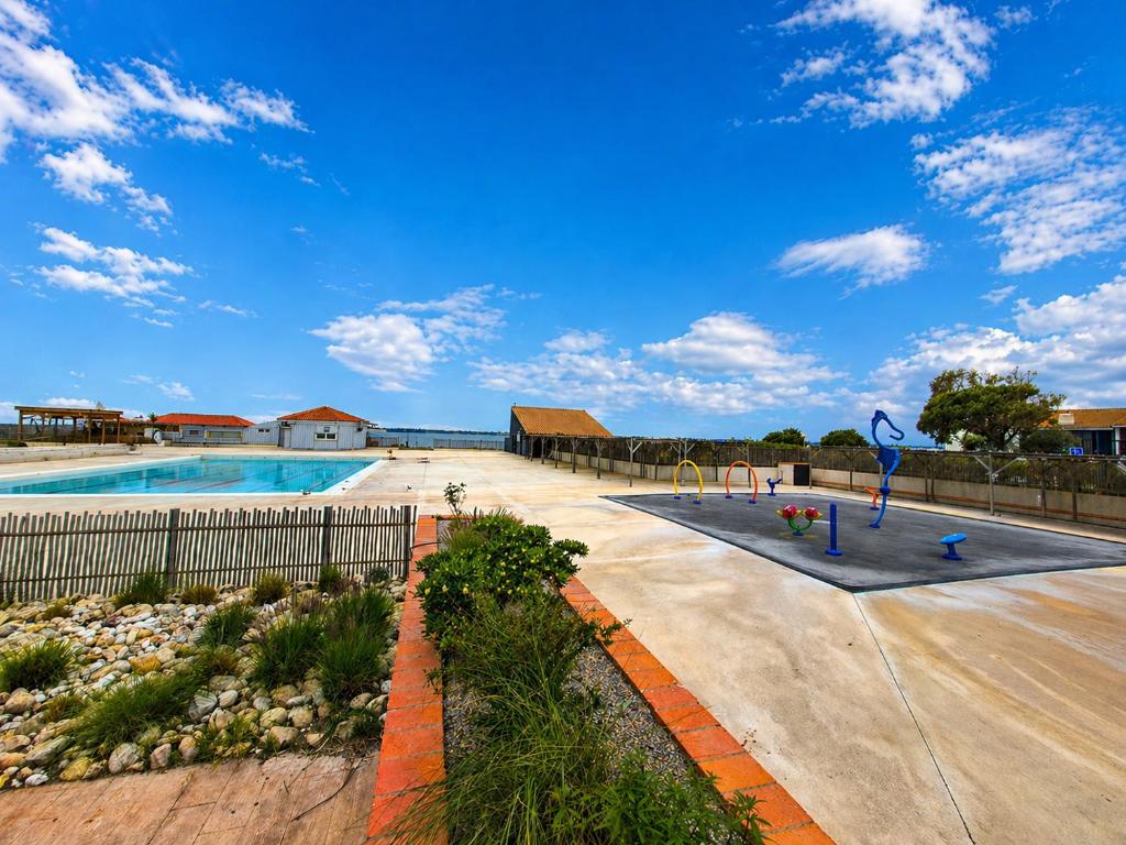 Vue lac panoramique, Piscine, Parking, Proche Mer - 5