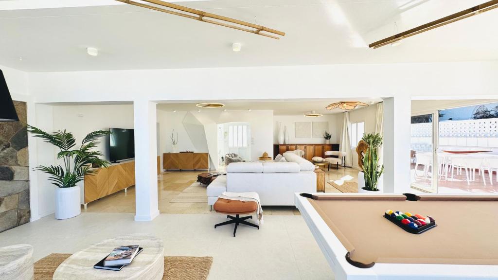 Villa de Luxe, 360m2, 4 chambres, vue mer, piscine privée et chauffée - 2