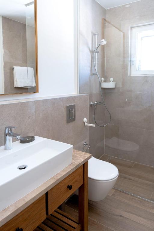 Lustica Bay Boutique Studio Centrale - 2