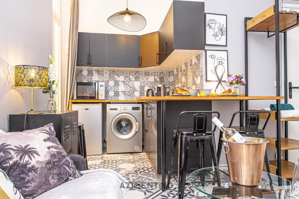 Azurenting - Studio Hoche - Clim - Balcon - 4