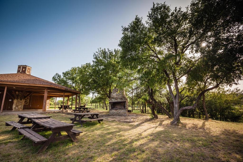 Bay Landing Camping Resort Deluxe Cabin 29 전경