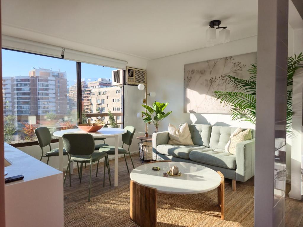 Luminoso y central dpto Duplex en barrio El Golf - Costanera Center - 1