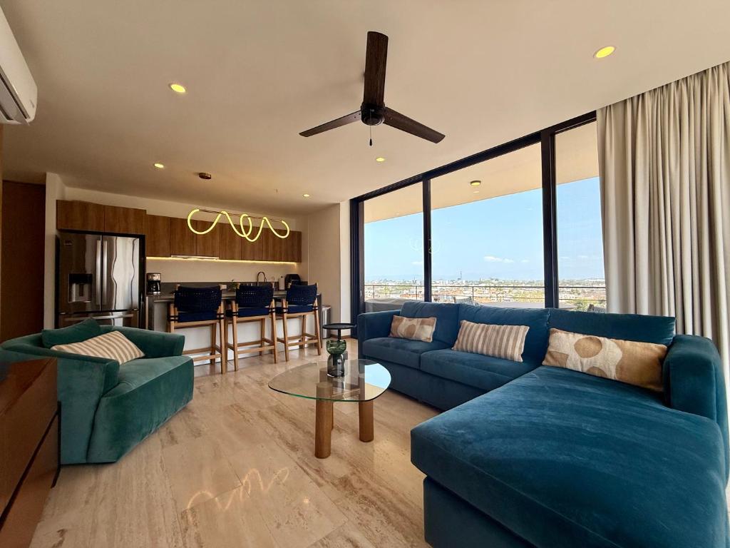 New Designer 2BR w Rooftop Pool, Gym, Stunning Views, 7 min Malecon & Beach - 2
