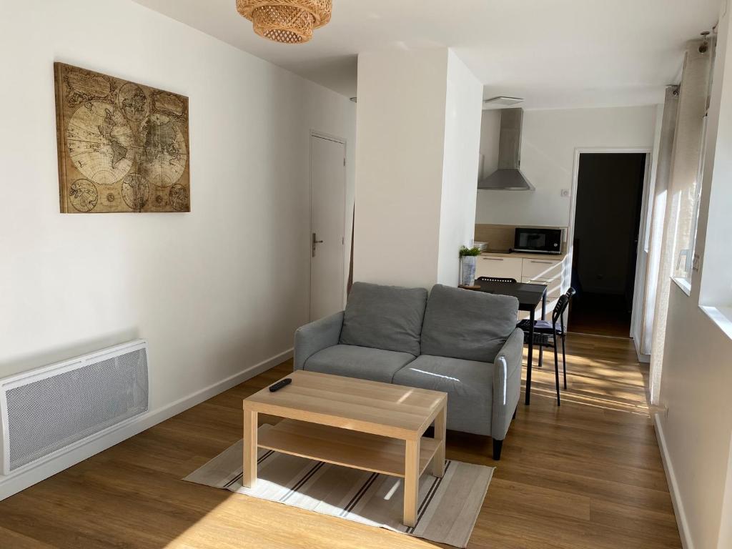 Nice bright 1 bedroom apartment with balcony - N3 - 1