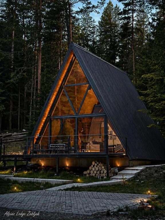 Alpine Lodge - 1