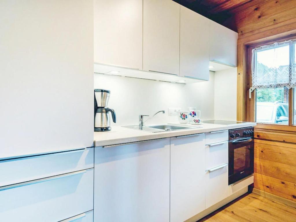 Chalet in Eben with Panoramic Mountain Views - 4