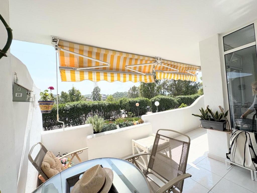 Golf & Pool Apartment for 4 - 3