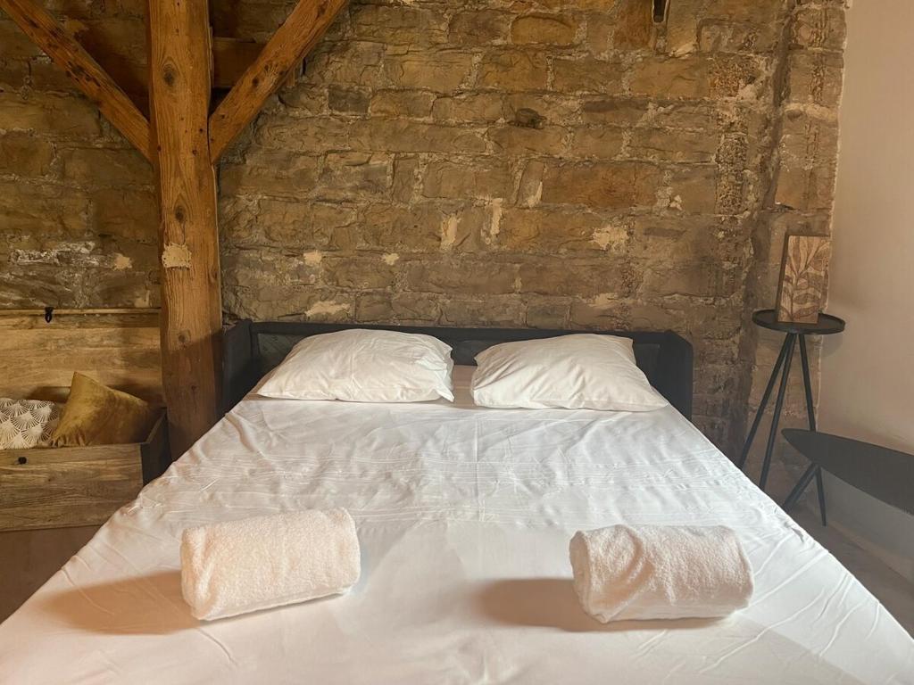 WeHost - Studio cosy - Pierre et Bois - 4