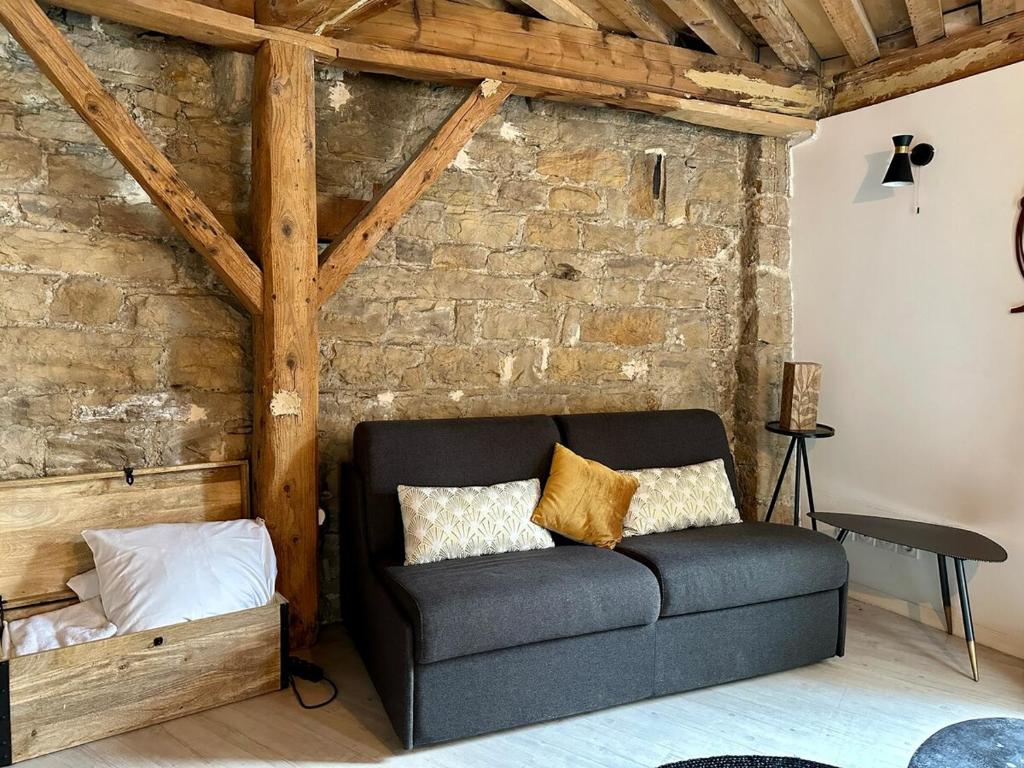 WeHost - Studio cosy - Pierre et Bois - 3
