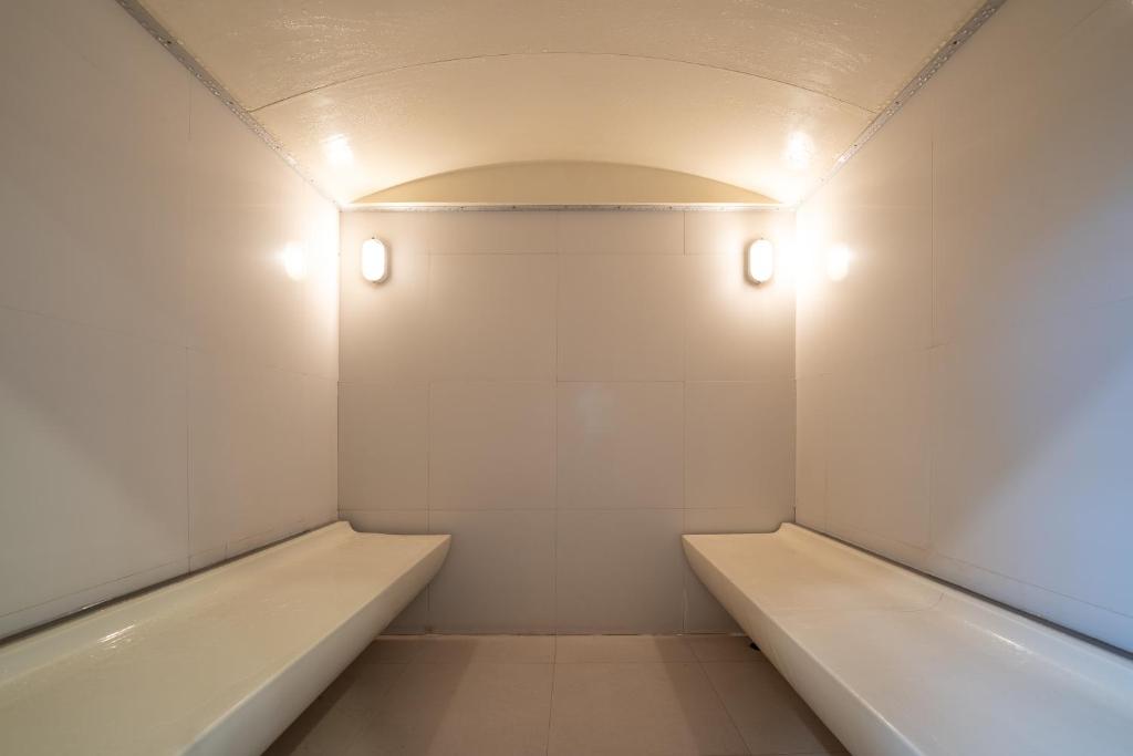 Steamroom