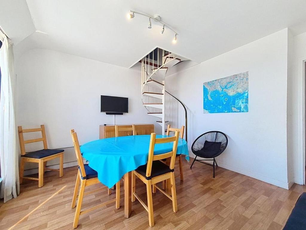 Quiberon - 2 Pièces + Mezzanine avec 2 Balcons, Parking, Près de la Mer - FR-1-478-125 - 3