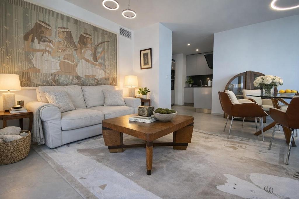 Cozy 3 Bedrooms - 1
