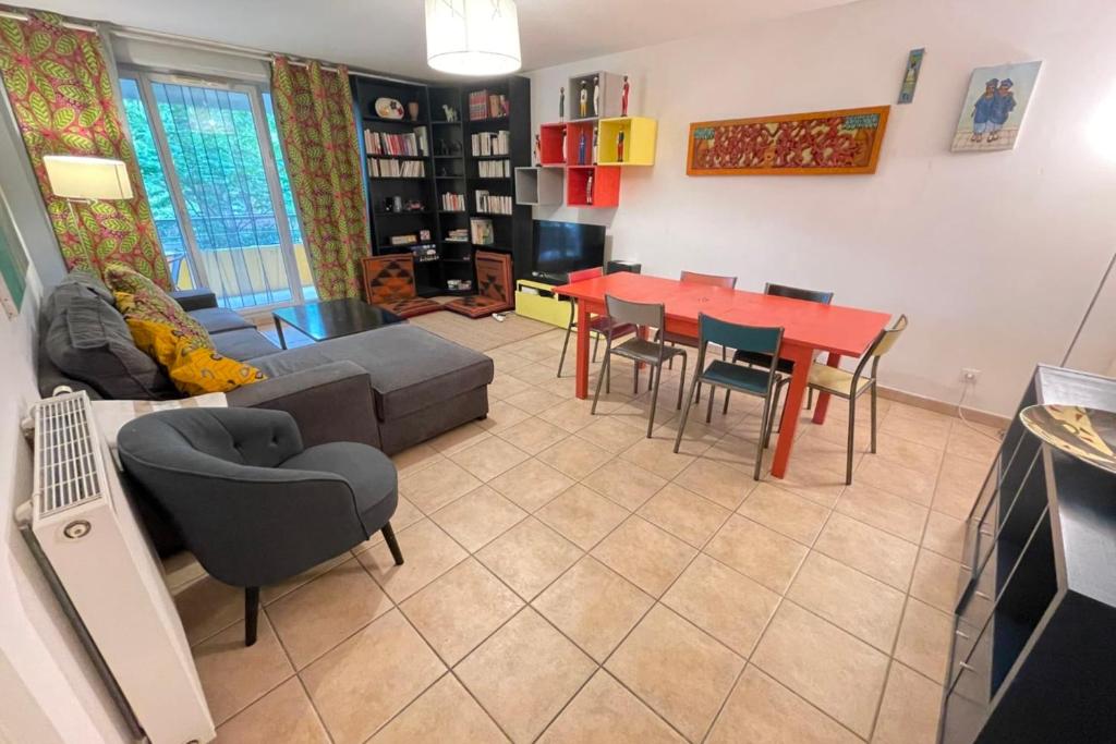 Spacious apartment close to attractions - 5