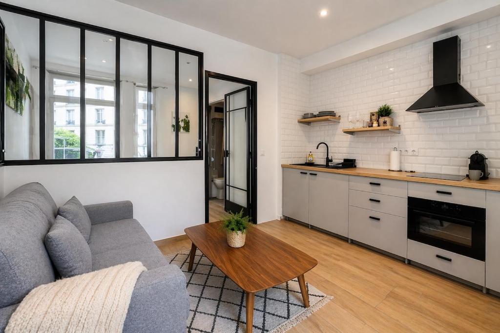 Comfy Apartment in Paris by Canal St Martin - 2