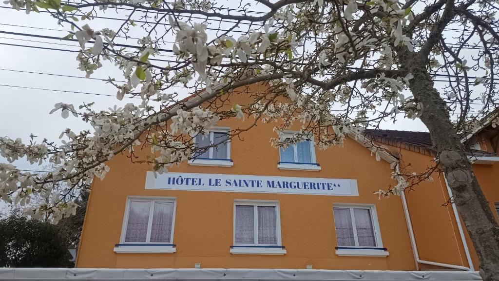 Hôtel Restaurant Le Sainte Marguerite - 1