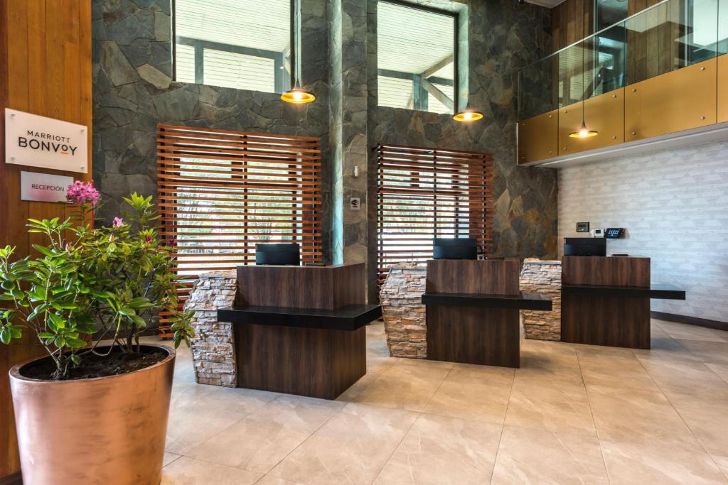 Courtyard by Marriott Puerto Montt - 2