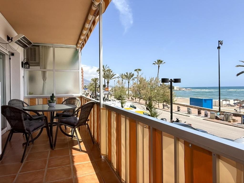 La Caracola III BeachFront & City Center Apartment - 4
