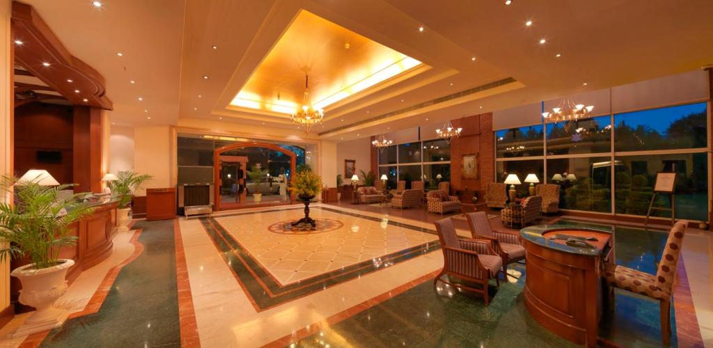 โฮเทล รอยัล ออร์คิด บังกาลอร์ (Hotel Royal Orchid Bangalore)