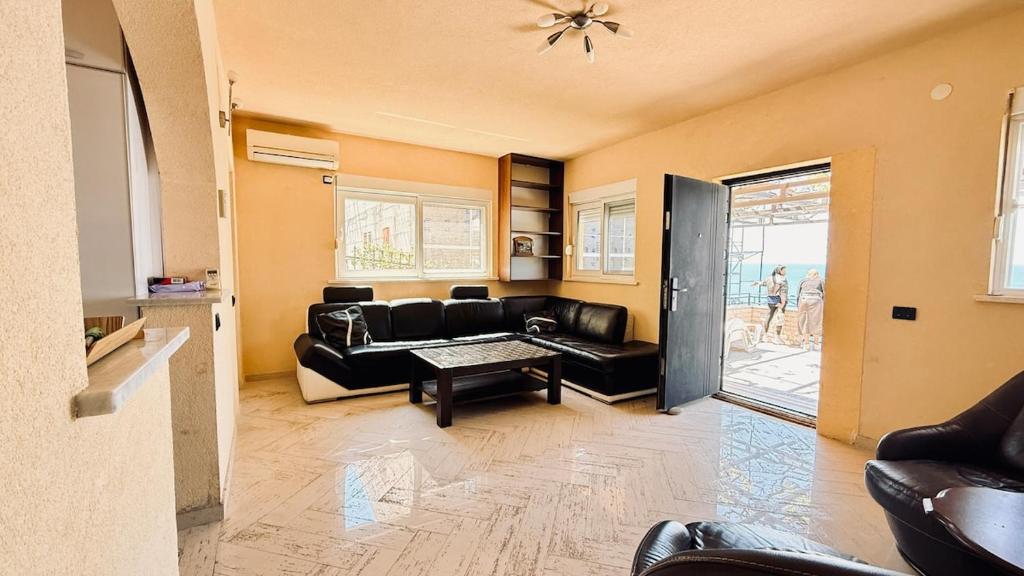First Line Panoramic Sea View Villa - Dobra Voda - 4