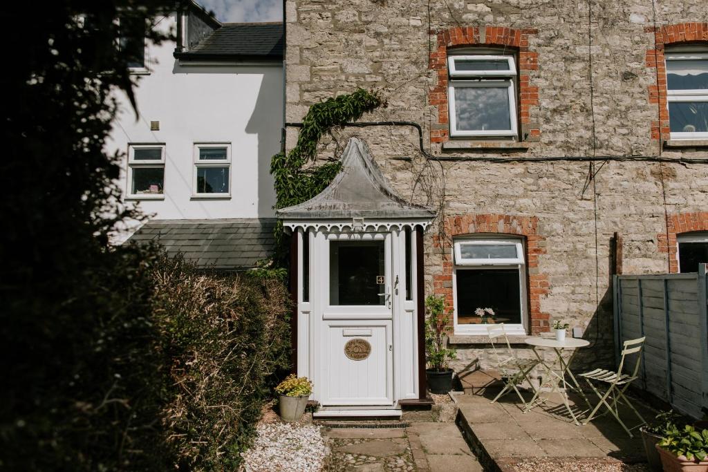 Penny Farthing Cottage, Weymouth - pet-friendly stay