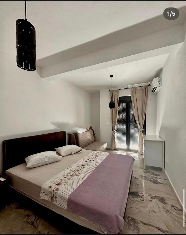 Sarah Apartments - 5
