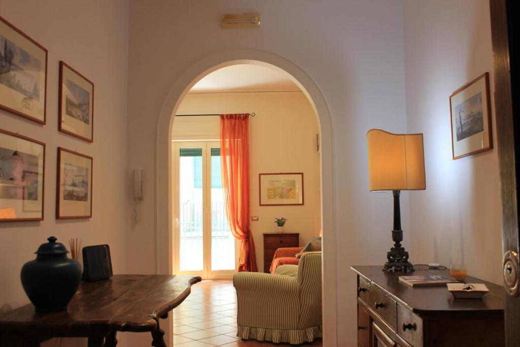 AD HOMES - Central Chiaia Flat - 3