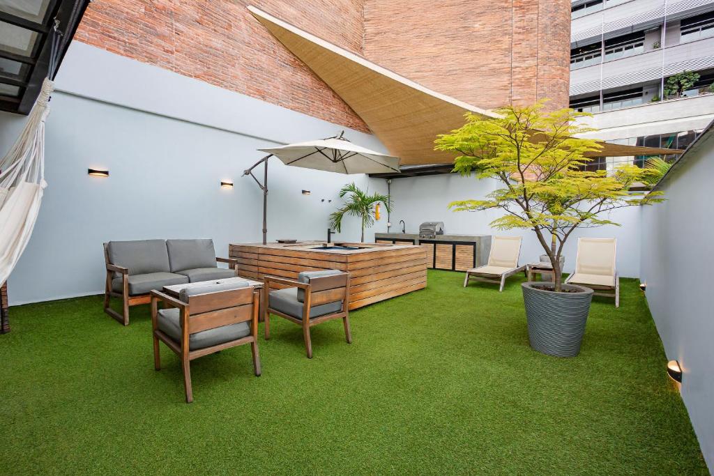 The Arena House - 1
