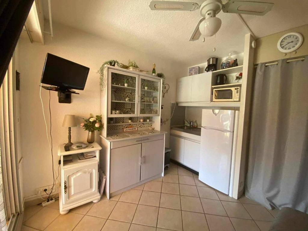 Studio avec terrasse, piscine et parking - FR-1-610-115 - 2