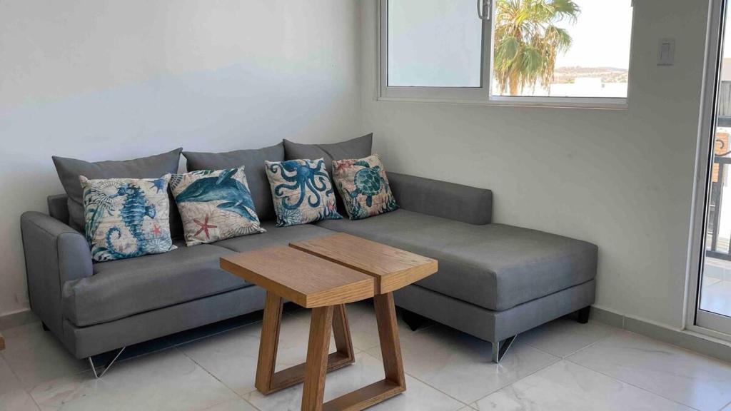 Family home with ocean views in gated community - 2