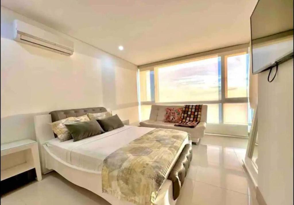 Large 3BR Apt with beautiful ocean views - 4