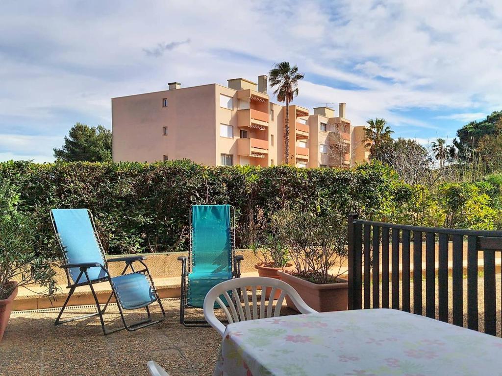 Studio lumineux avec terrasse 15m², parking, La Favière - FR-1-610-126 - 2