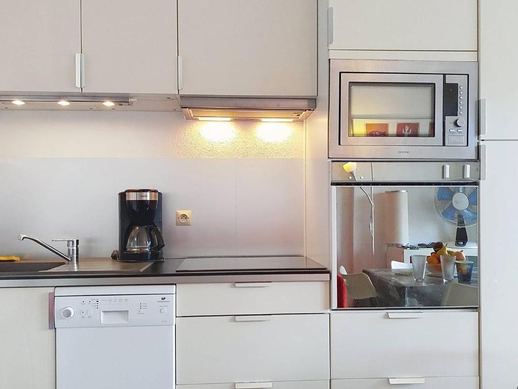 Studio lumineux avec terrasse 15m², parking, La Favière - FR-1-610-126 - 5