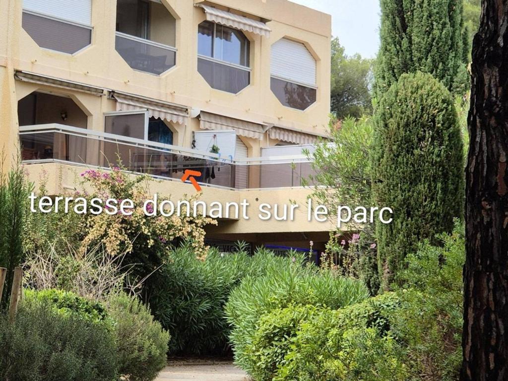 Studio fonctionnel 18m², parking, commerces et plages à proximité - FR-1-610-119 - 5