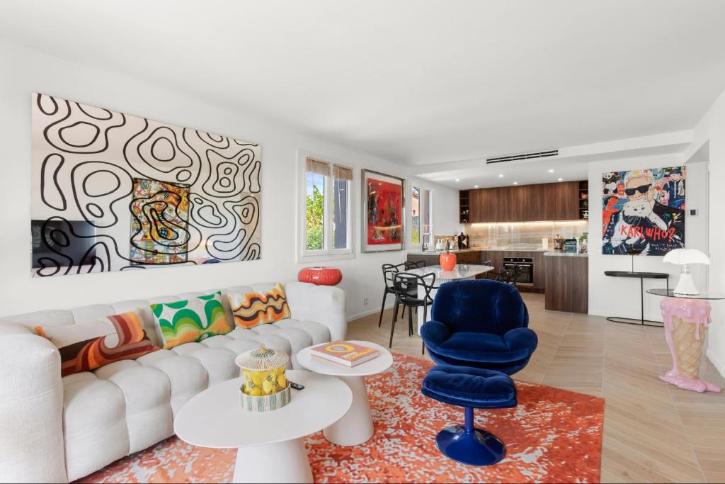 Luxe Flat St Tropez - By Maisons de Charloc Homes - 3