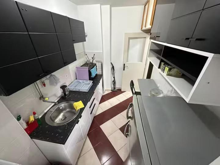 Cozy New Belgrade Apartment - 3