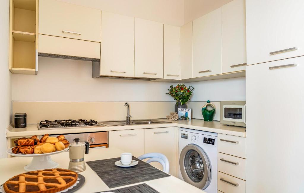 2 Bedroom Lovely Apartment In Porto Cesareo - 3