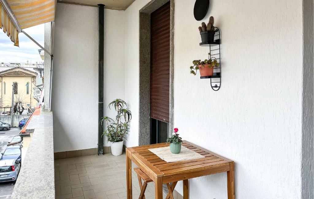 Cozy Apartment In Viareggio With Wifi - 3