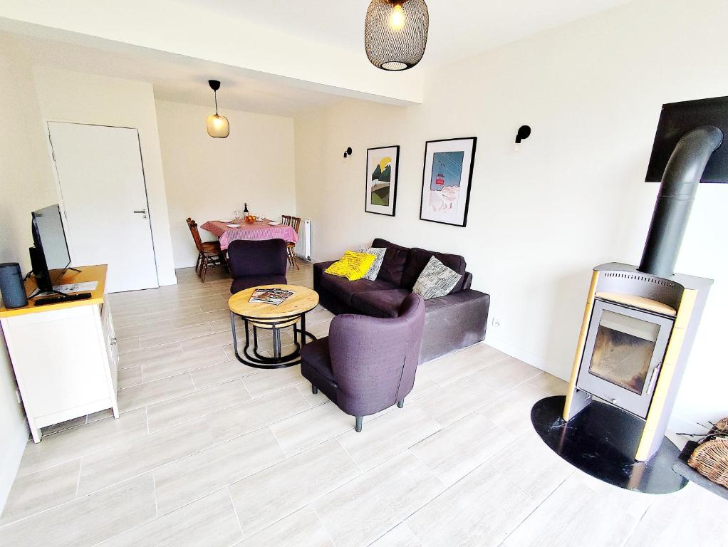 Large 2 Bedroom apartment with lake view & garden - 3