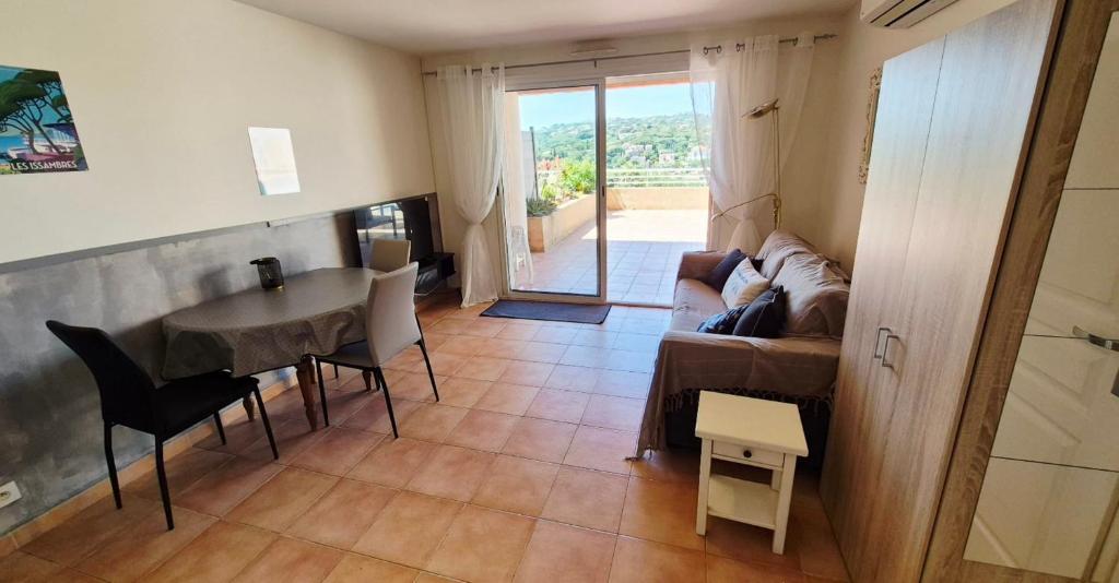 Appartement avec Vue Mer Piscine et Calme Absolu - 1