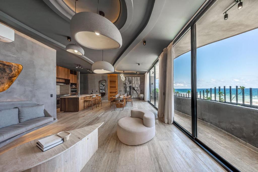 Oceanfront 3BR Luxury Maiim Tankah with Pool & Gym - 2