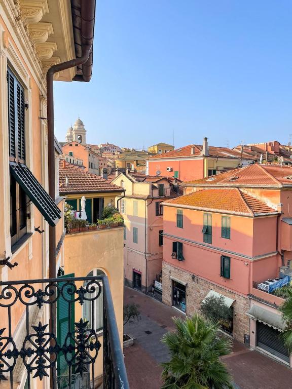 Lovely 3-bedroom apartment in Imperia - 1