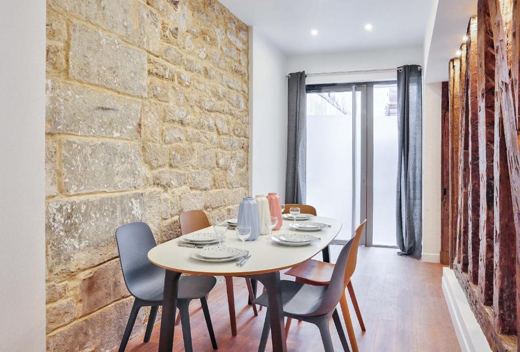 UrbanFlat 52 - Paris Center Fresh Apartment - 3