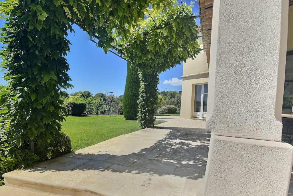FRGK Pibonson Luxury Villa 7 Suites, Infinity Pool, Spa & Gym Near Cannes - 5