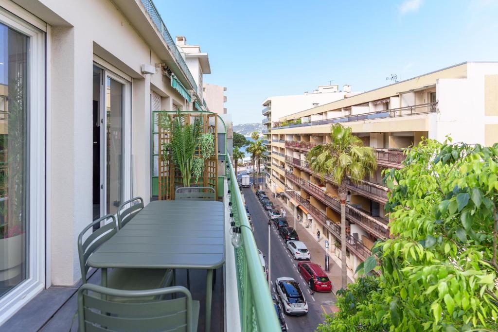 Studio Juan les pins avec terrasse - 1