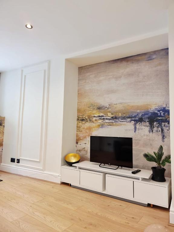 Luxury Holiday Apartments exterior - pet-friendly 5-star serviced apartments in Torquay