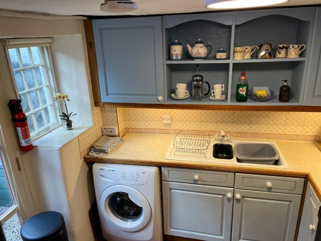 Gardener's Cottage, Kingsbridge photo 6