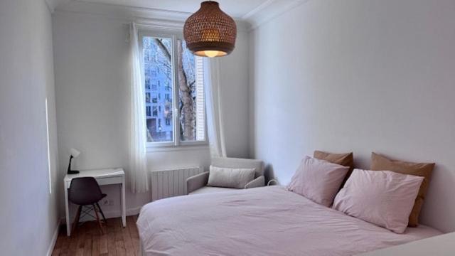 Stylish Apartment with Canal Saint-Martin view - 5