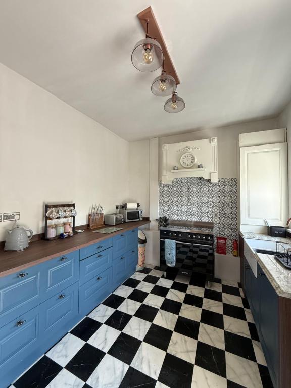 Canal Side Cottage Wakefield photo 8
