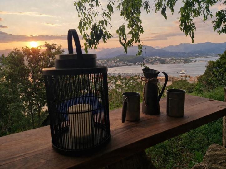 AJACCIO, Dormir sous les étoiles, cabanon à toit ouvrant, vue mer et montagne - 5
