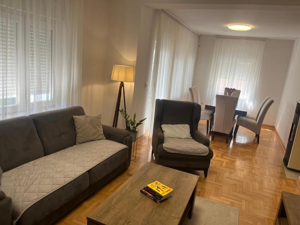 Family Apartman Telep Novi Sad - Yard & Free parking - 2